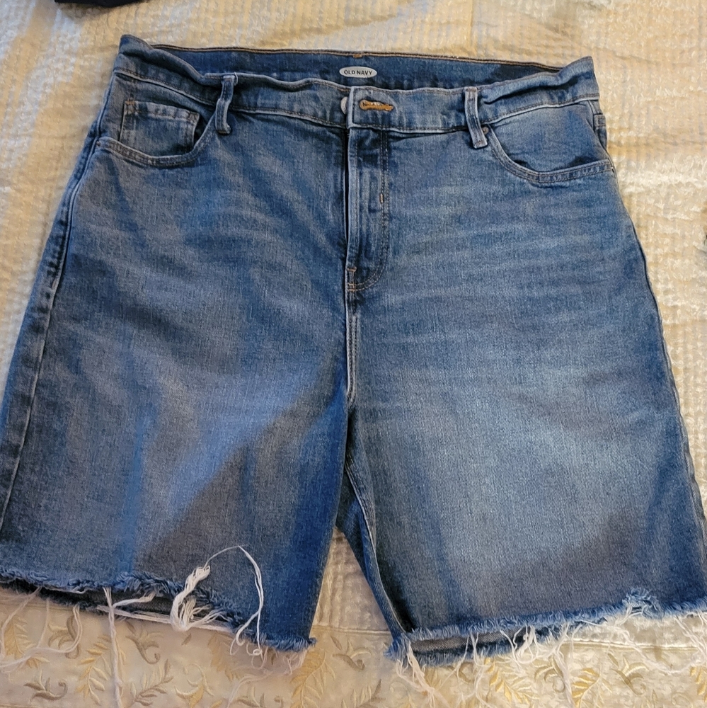 Old Navy relaxed 7 " shorts